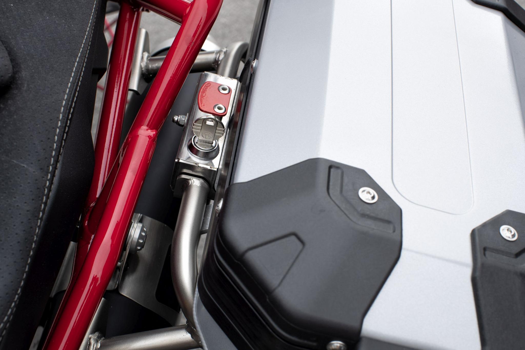 Juego de maletas originales de aluminio Moto Guzzi V85 TT